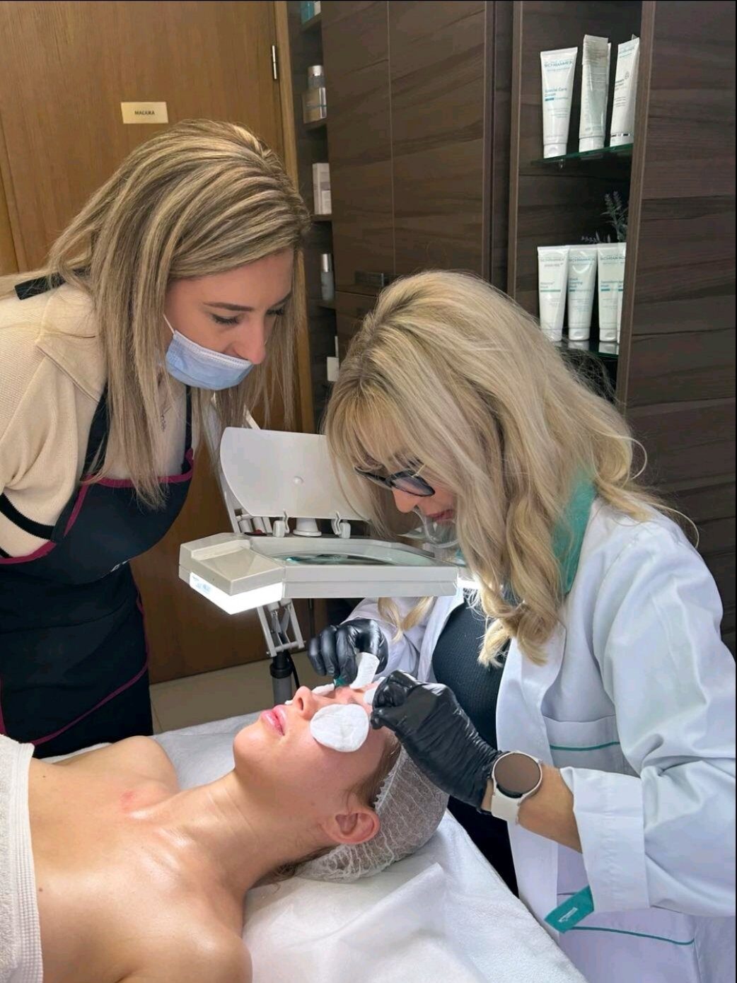 козметичари